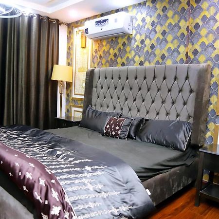 Adara suites Lahore Bagian luar foto