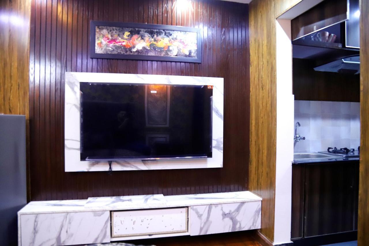 Adara suites Lahore Bagian luar foto