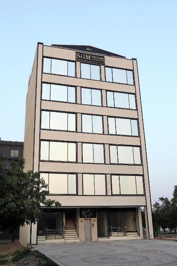 Adara suites Lahore Bagian luar foto