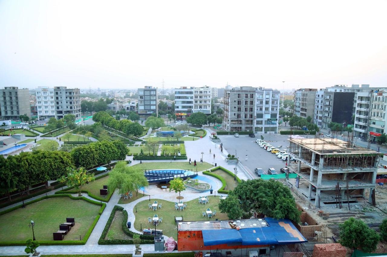 Adara suites Lahore Bagian luar foto
