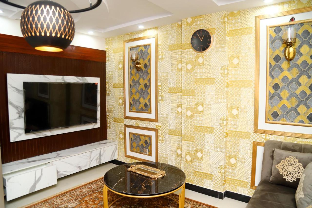 Adara suites Lahore Bagian luar foto