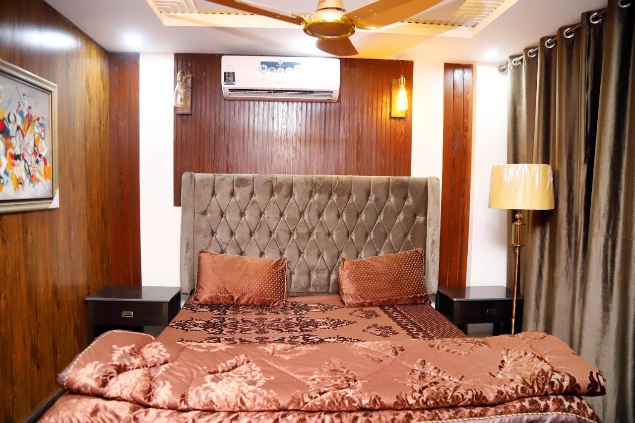 Adara suites Lahore Bagian luar foto